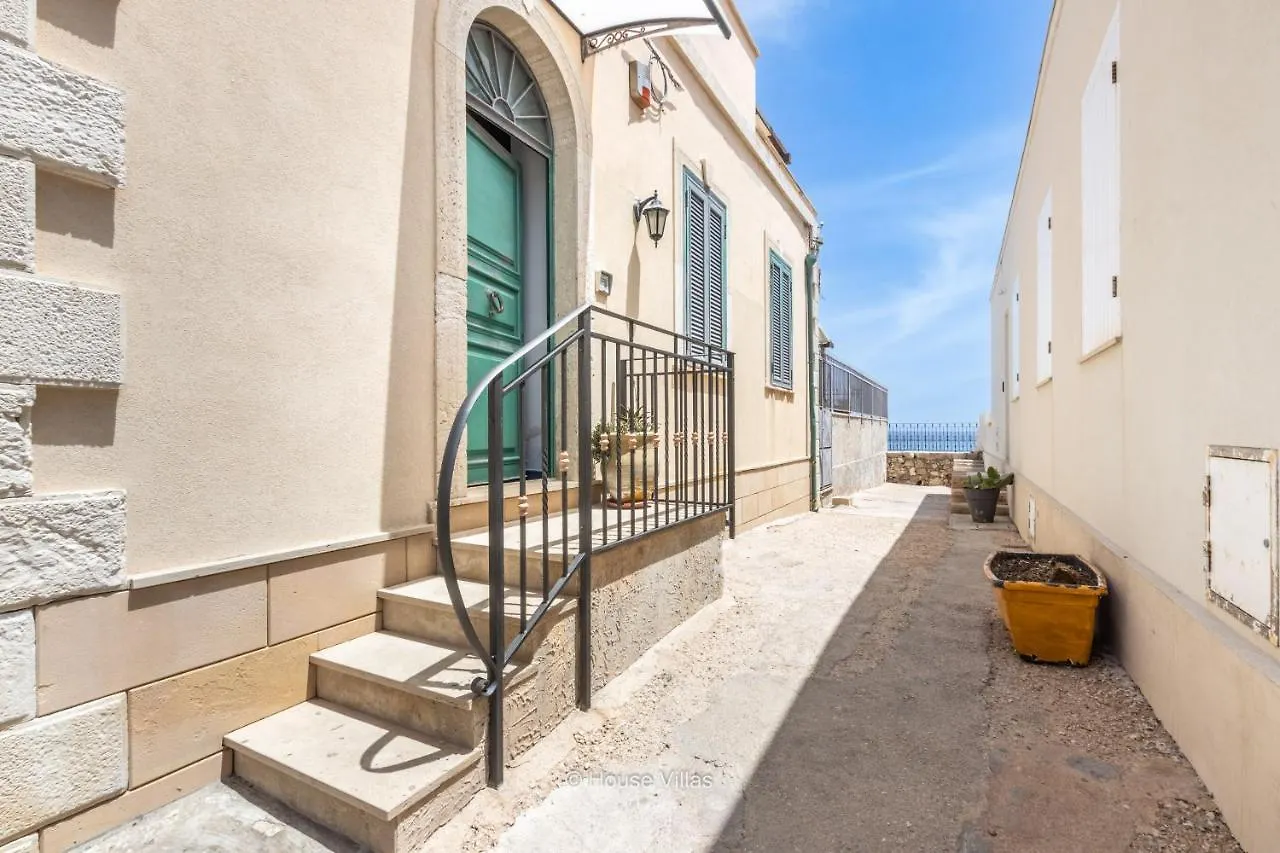House&Villas - La Terrazza Sul Borgo Marzamemi Italy